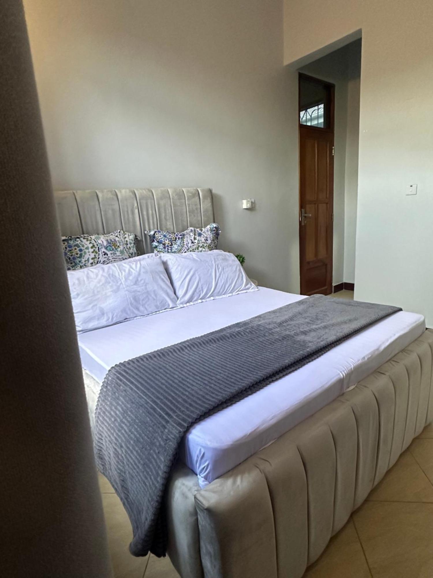 Amazing Home Stays 5 Dar es Salaam Exterior photo