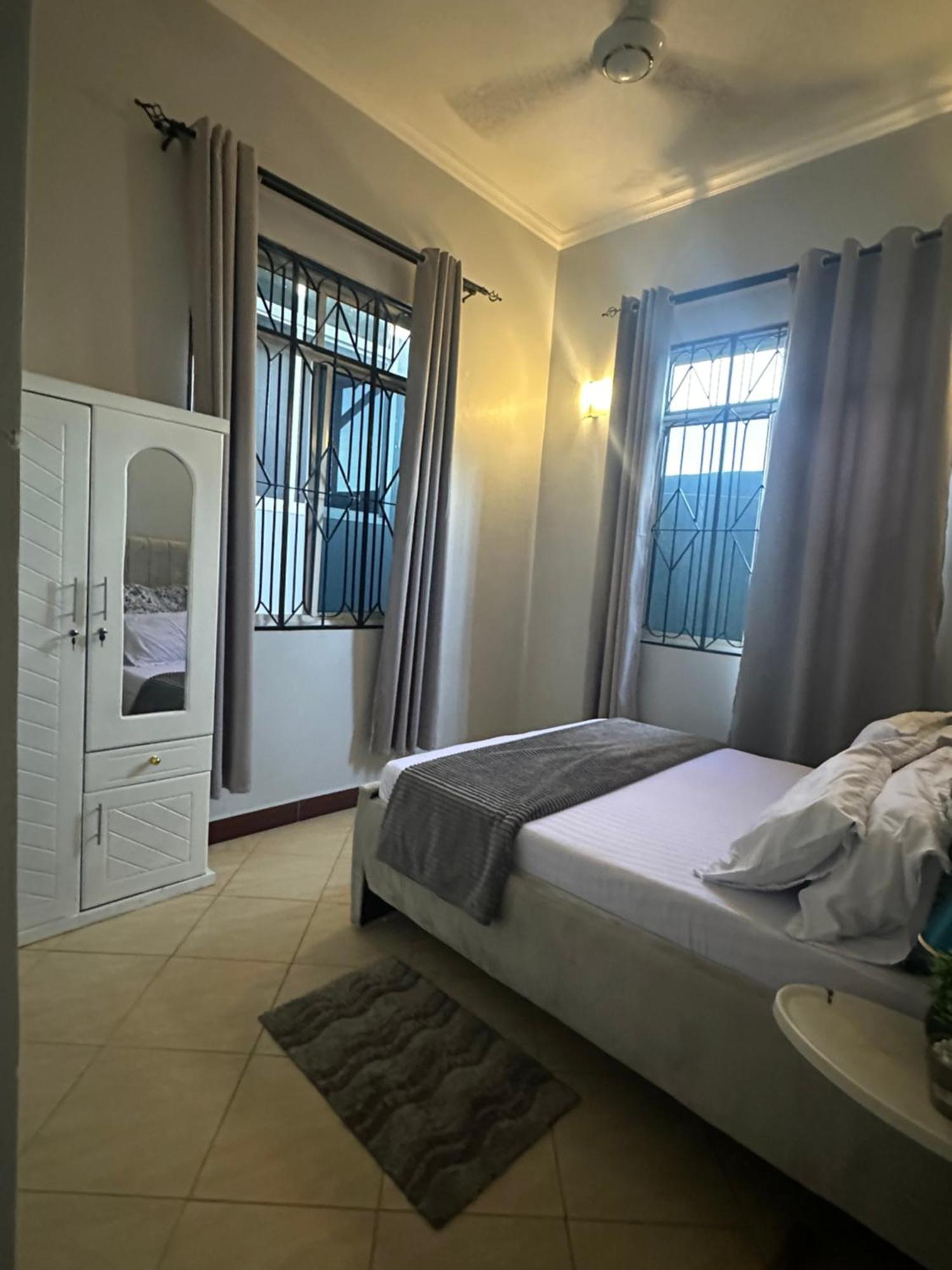 Amazing Home Stays 5 Dar es Salaam Exterior photo